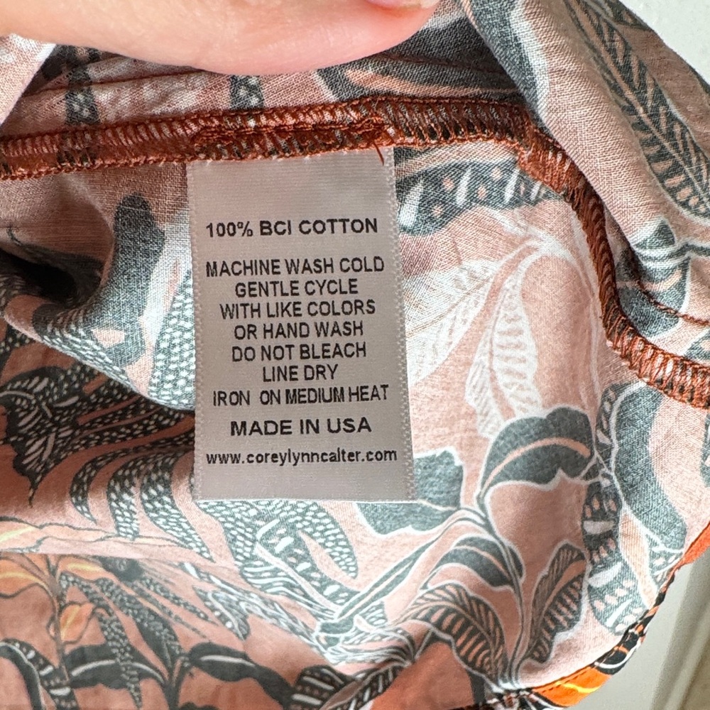 Corey Lynn Calter Jenny Top Monkey Around Print Puff Sleeve Blouse Size M NWT - Picture 3 of 9